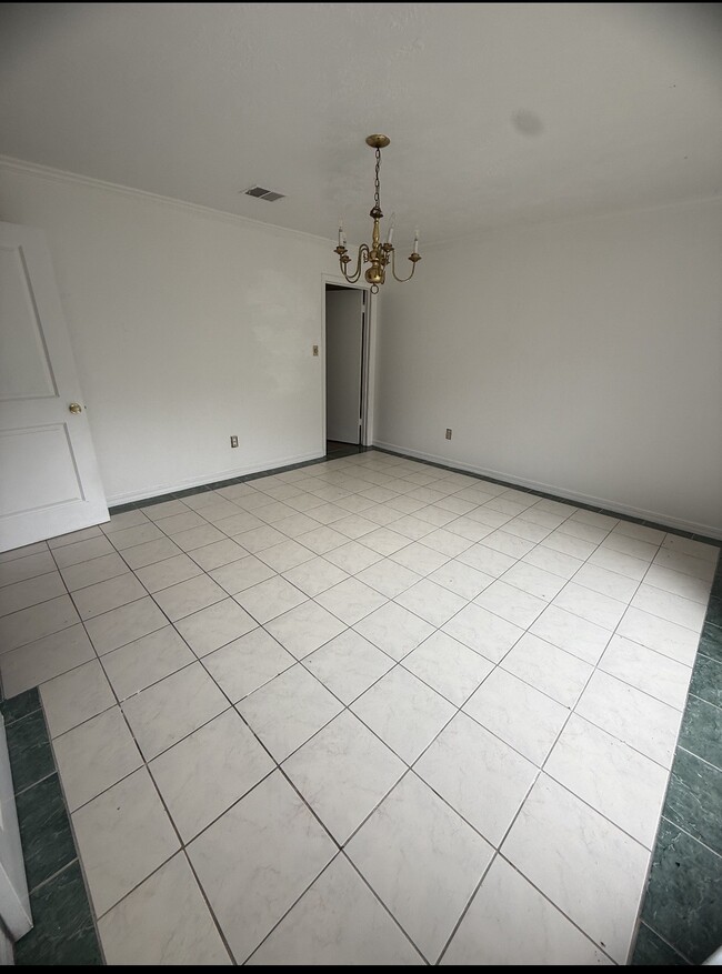 Building Photo - 10907 Montverde Ln