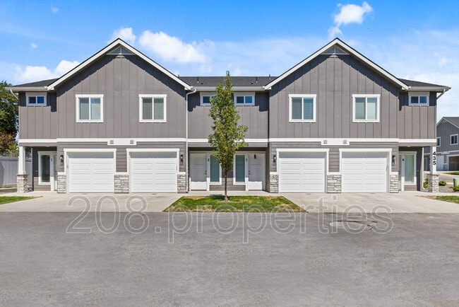 Building Photo - 435 2nd Ave N