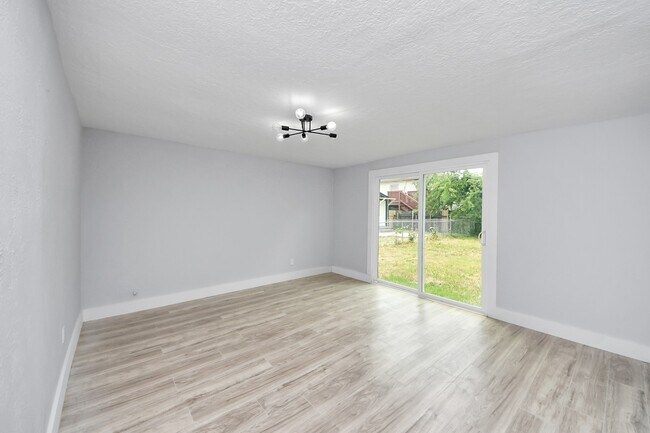 Building Photo - 503 Schilling Ave