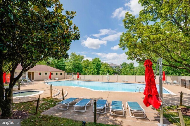 Building Photo - 12209 Fairfield House Dr