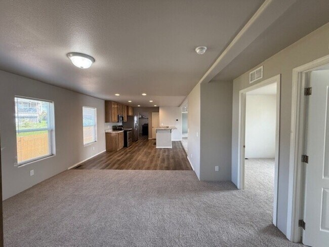 Building Photo - 8446 Sunrise Way