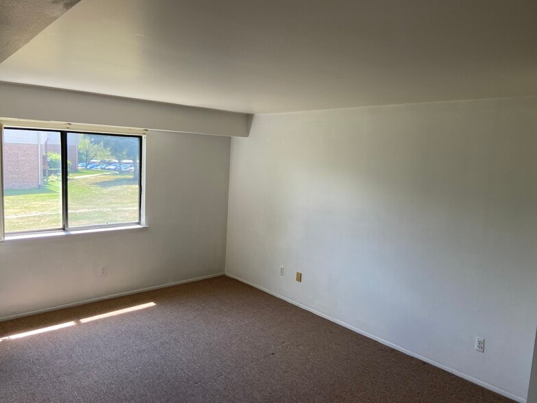 Bedroom 1 - large walk in closet - 30052 W 12 Mile Rd
