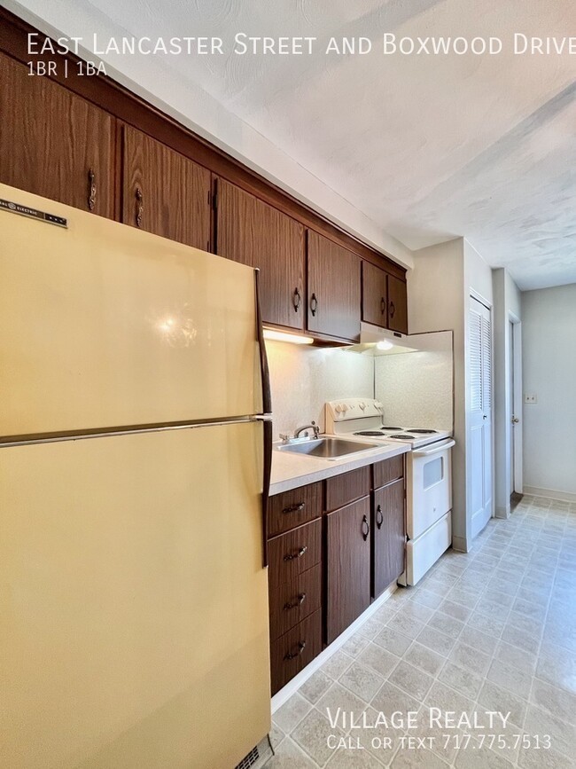 Building Photo - Available NOW! Budget-friendly 1-Bed w/ On...