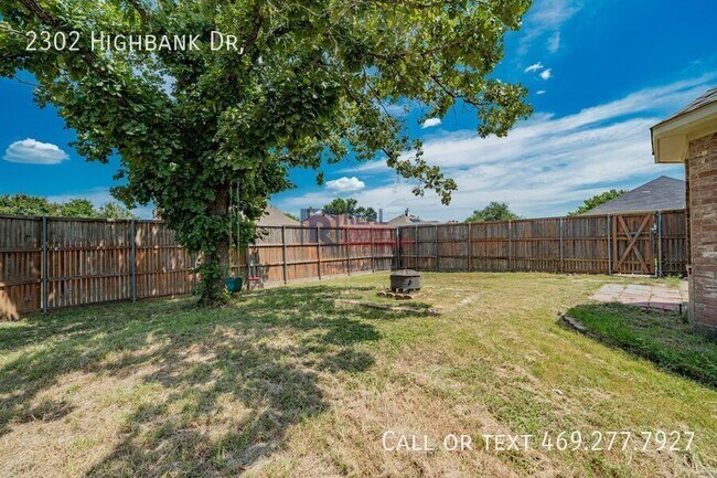 Building Photo - 2302 Highbank Dr