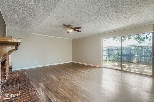 Building Photo - 9117 Fairmont Cir