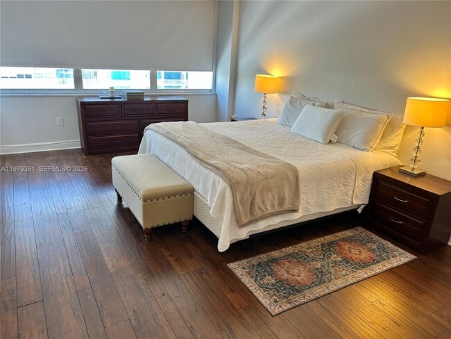 Building Photo - 18031 Biscayne Blvd