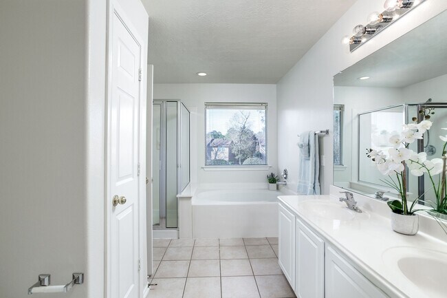 Building Photo - 63 Summer Haze Cir