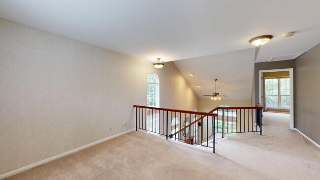 Building Photo - 1237 Cranbrook Dr