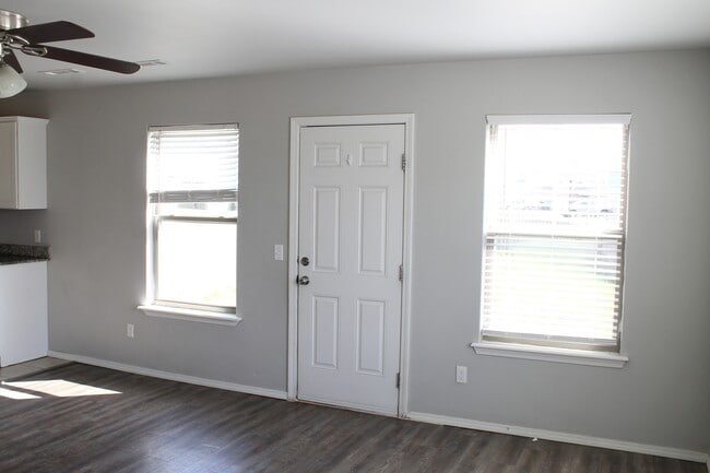 Building Photo - 5007 SW Fieldstone Blvd
