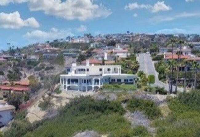 Building Photo - Breathtaking Ocean View Home in San Clemente