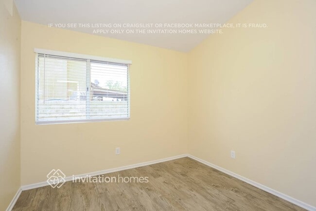 Building Photo - 39826 Milan Dr