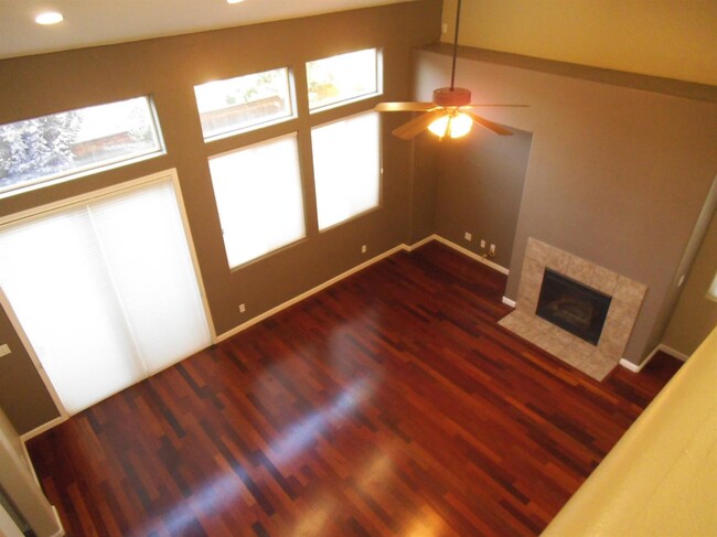 Building Photo - 887 Lemieux Ln