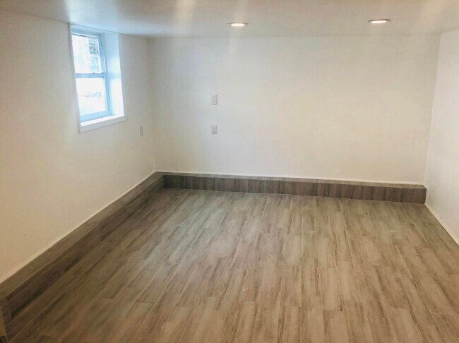 Building Photo - 301 Ocean Dr