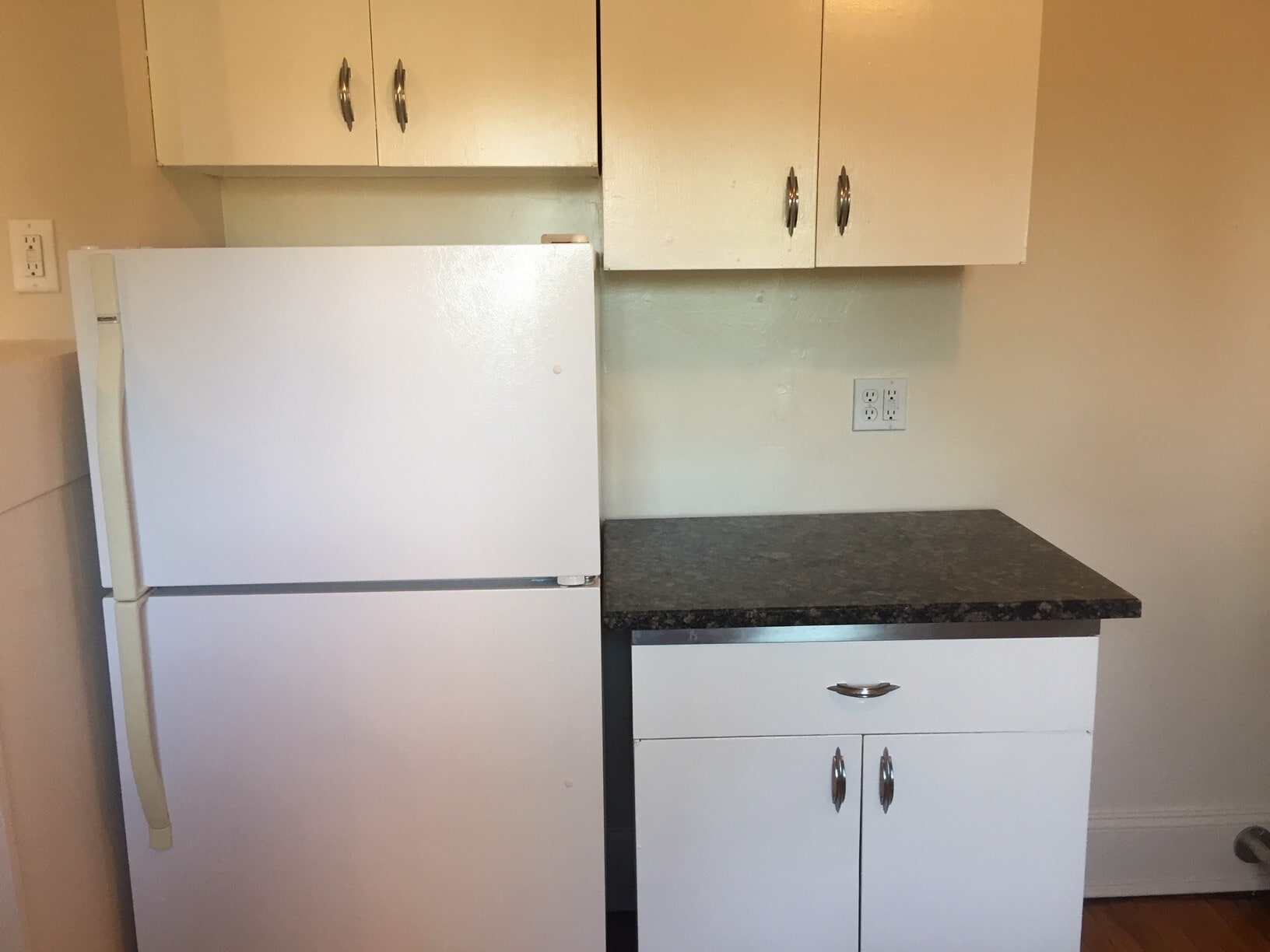 kitchen - 73 Prospect St