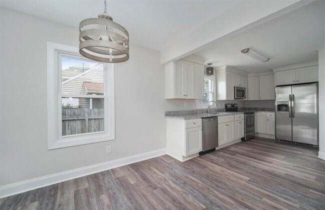 Building Photo - 2208 Silbert Rd