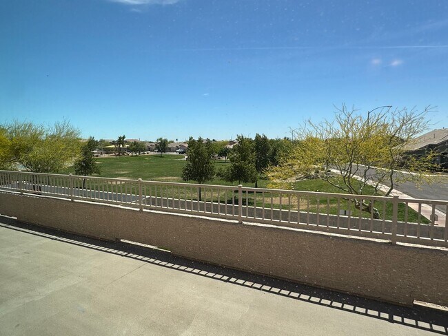 Building Photo - Updated 4 bedroom home in Casa Del Rey Com...