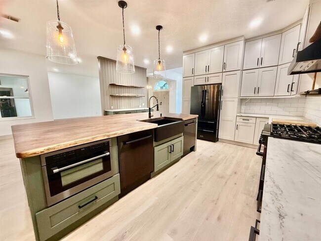 Building Photo - 28412 Great Bend Pl