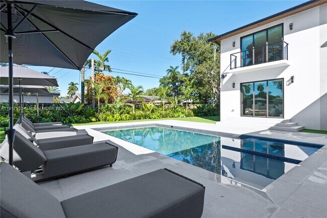 Building Photo - 1881 NE 196th Terrace