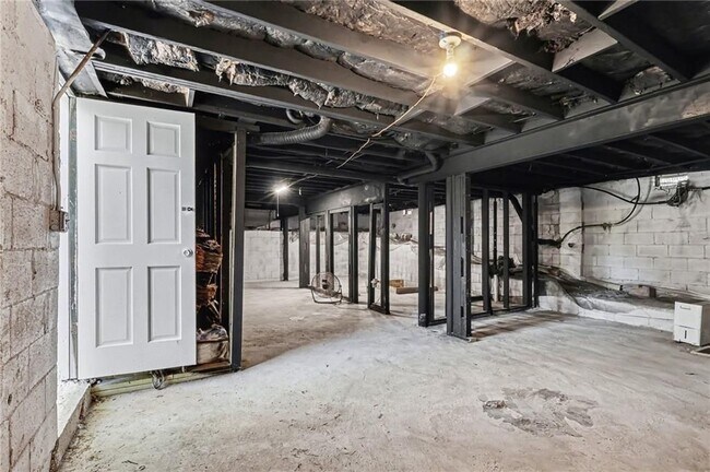 Building Photo - 1201 Walker Dr