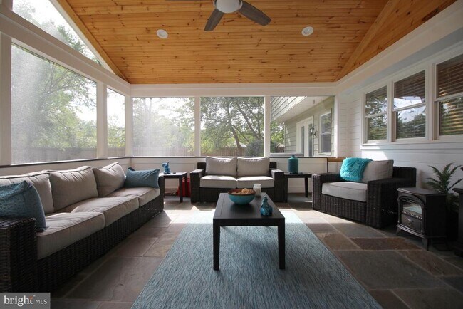 Building Photo - 3287 Annandale Rd