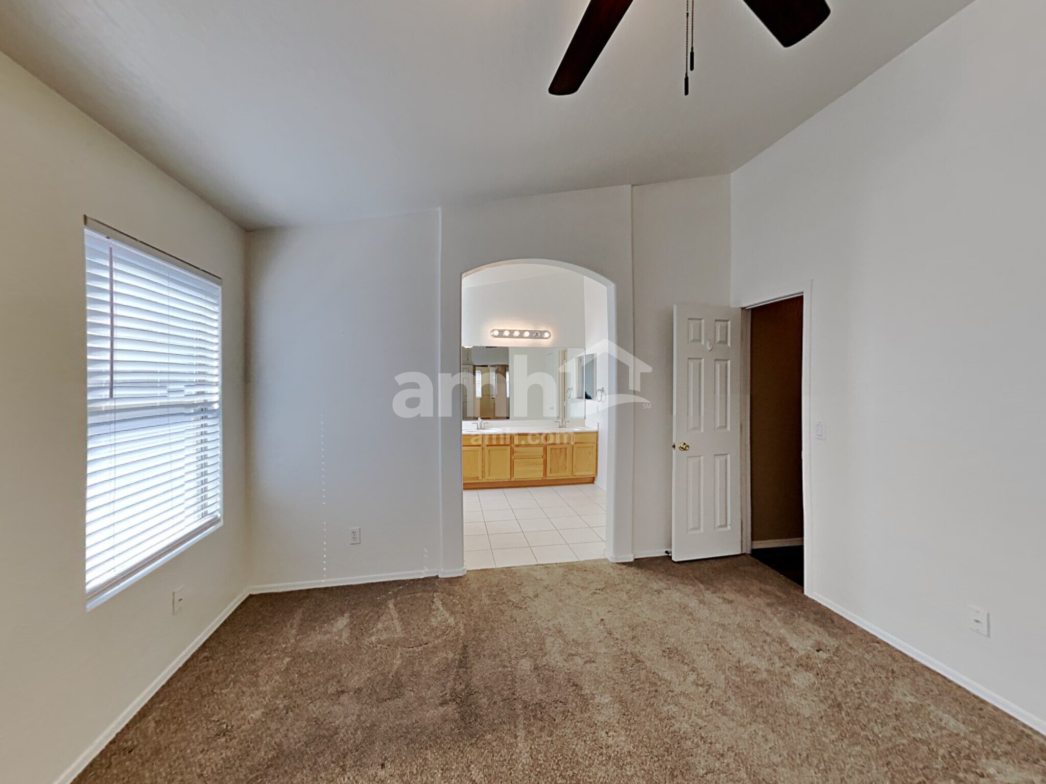 Building Photo - 9107 E Fairfield St