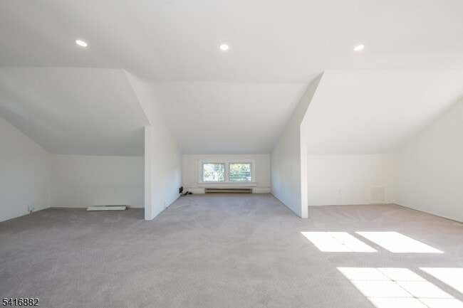 Building Photo - 176 Grove Ave