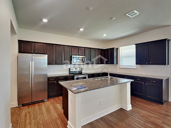Building Photo - 329 Crestrun Loop