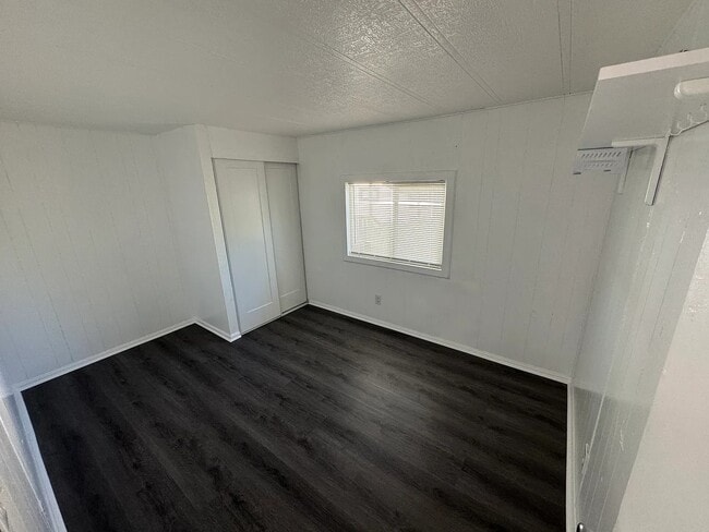 Building Photo - 41 Crooks St