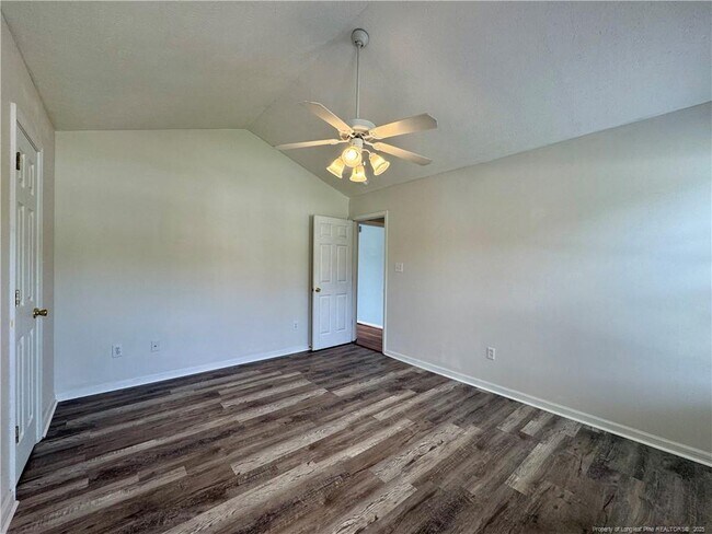 Building Photo - 470 Rushmore Ct