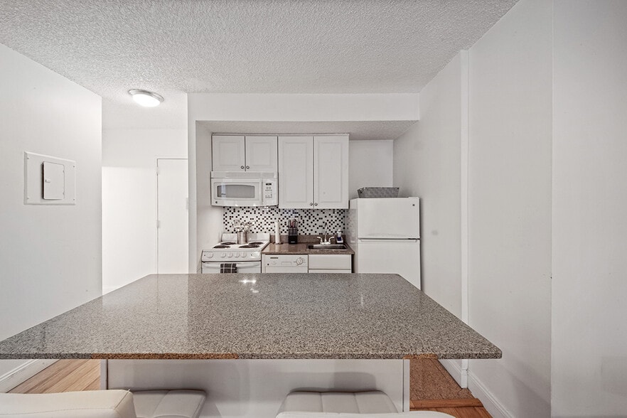 Building Photo - 150 West 51st Street