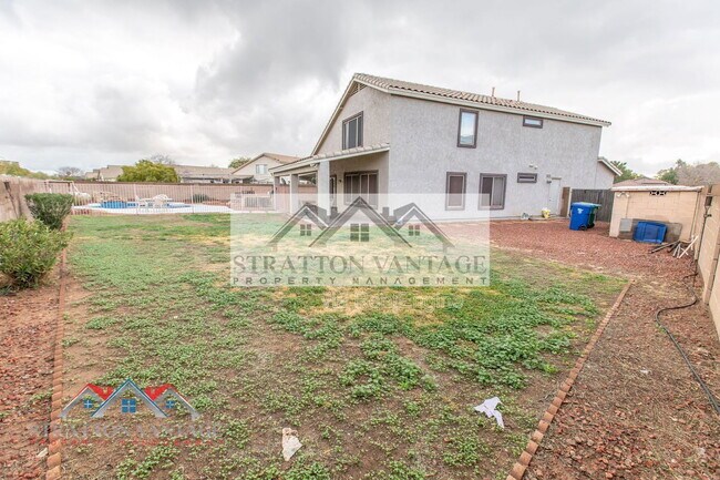 Building Photo - 2805 S Abbey Cir