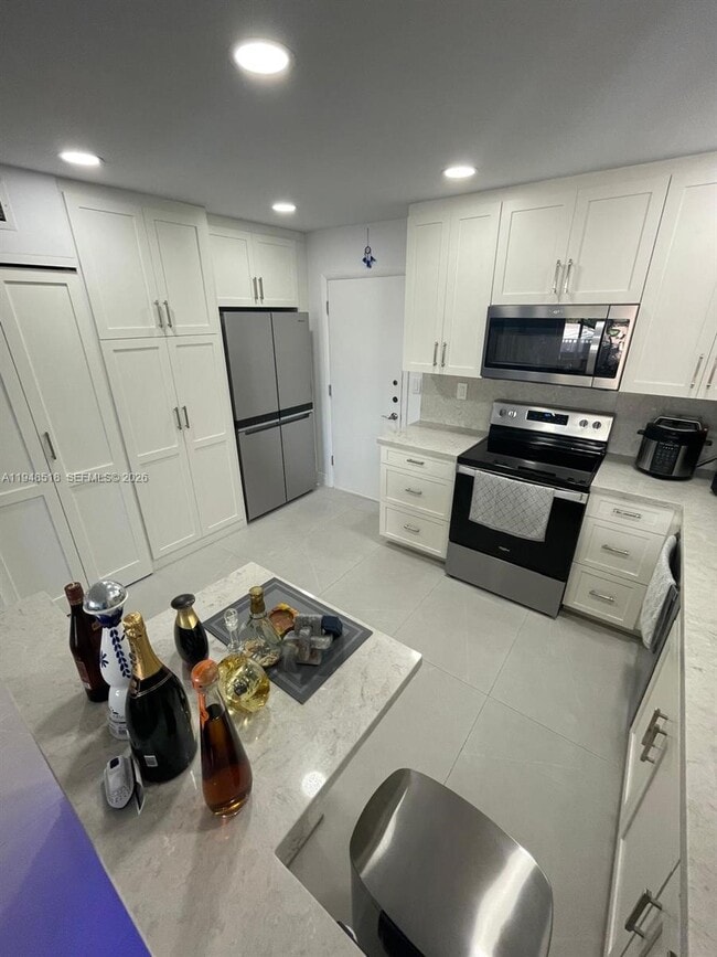 Building Photo - 1401 S Ocean Dr