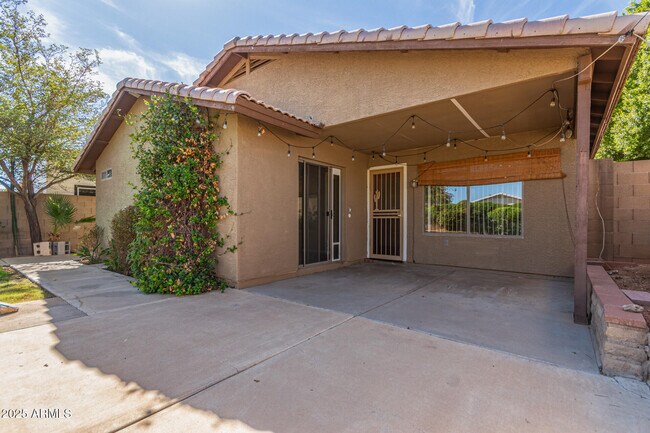 Building Photo - 19011 N 12th Dr