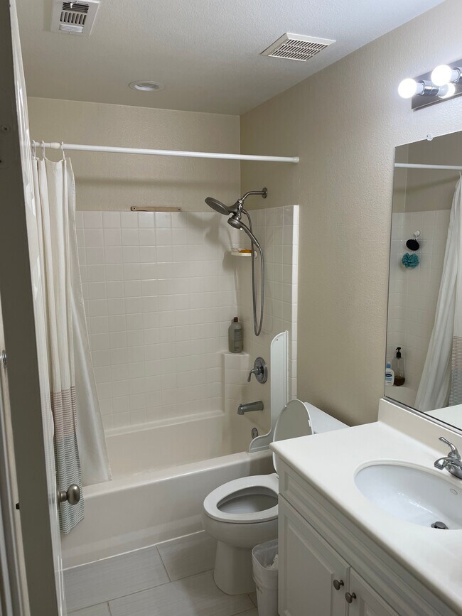 Building Photo - 1278 Flint Dr