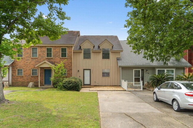 Building Photo - 216 Cloverdale Blvd