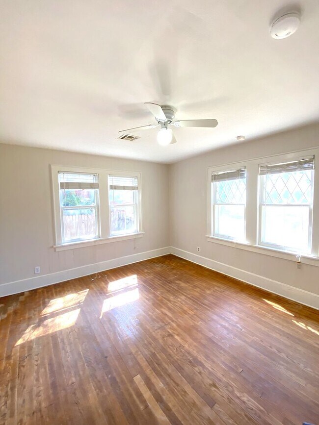 Building Photo - 3 BED 1.5 BATH NEAR OU MEDICAL CENTER