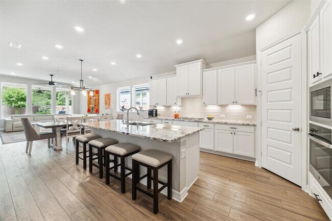 Building Photo - 9727 Birchwood Holw Trl