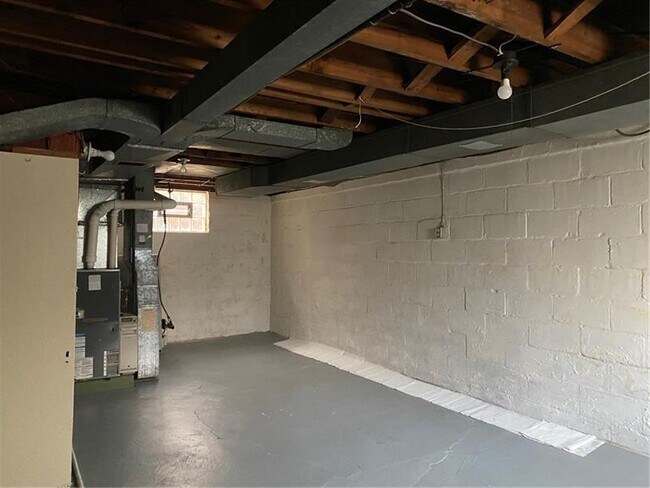 Building Photo - 2119 Swallow Hill Rd