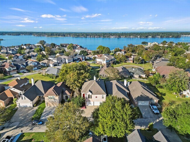 Building Photo - 169 April Cove