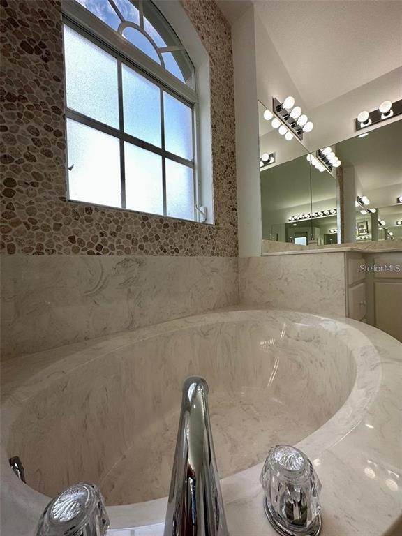 Building Photo - 2169 Onondaga Ln