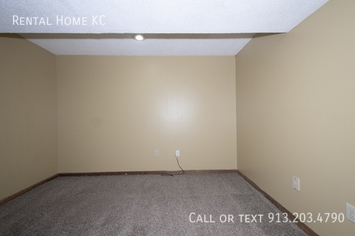 Building Photo - 15715 Beverly Ct