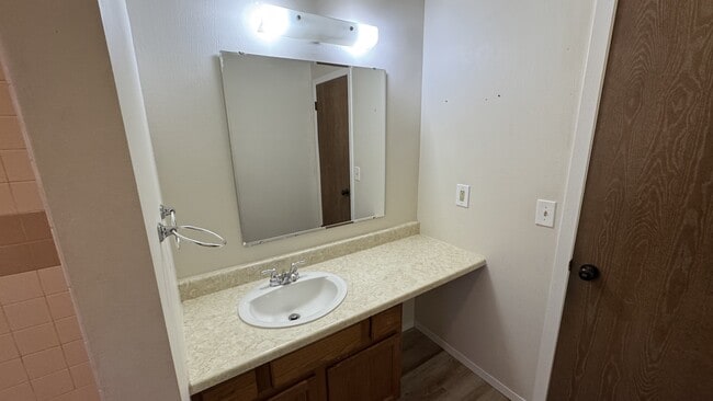 Building Photo - 110 N Yellowstone Ave