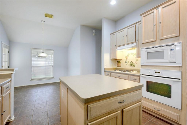 Building Photo - 4405 S Summercrest Loop