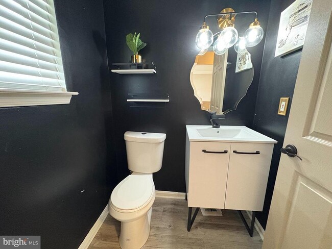 Building Photo - 4005 Blakney Ln SE