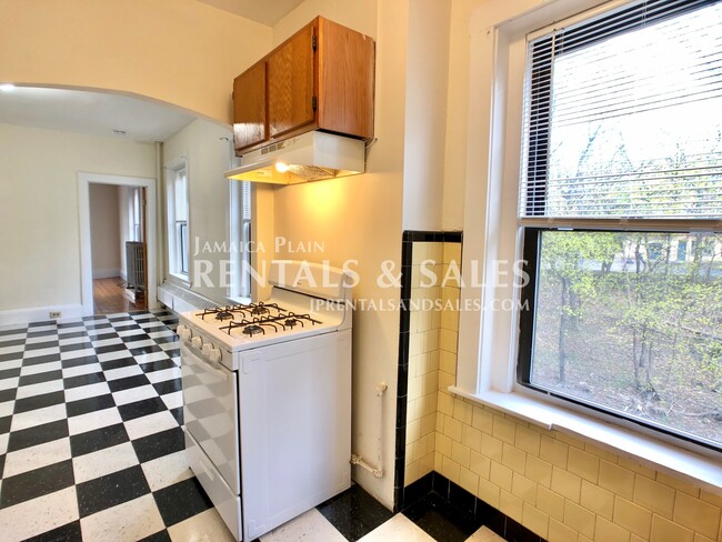 Building Photo - 5 Glen Rd