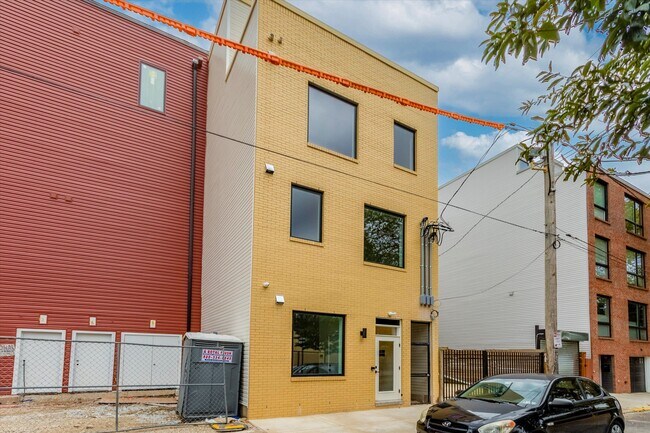 Building Photo - 1826 Frankford Ave