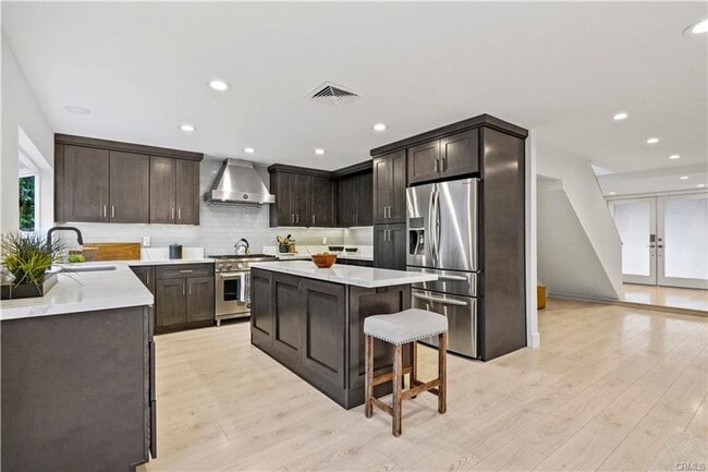 Building Photo - Encino Cul-De-Sac Lease with Private Outdoor Sauna & Designer Upgrades