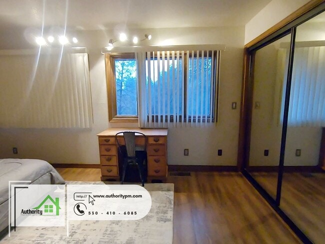 Building Photo - 10560 Old Oregon Trail