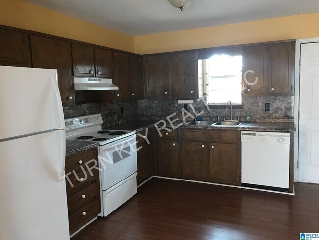 Building Photo - 2548 Janice Cir NE