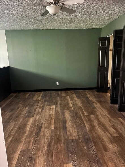 Building Photo - 5300 E Cherry Creek S Dr